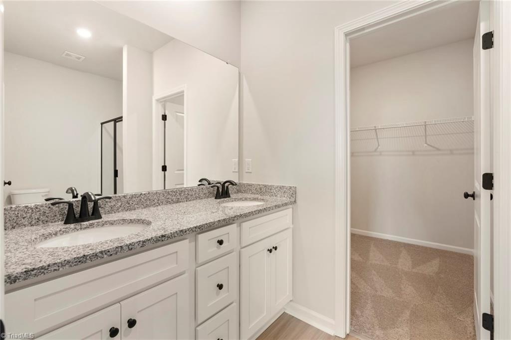 225 Macintosh Drive Property Photo 17