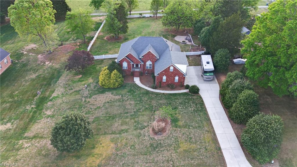 8597 Bayron Drive Property Photo 4