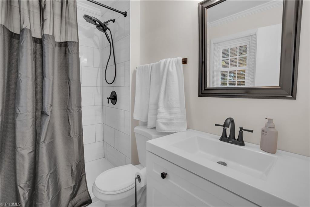 6020 Jeannine Drive Property Photo 15