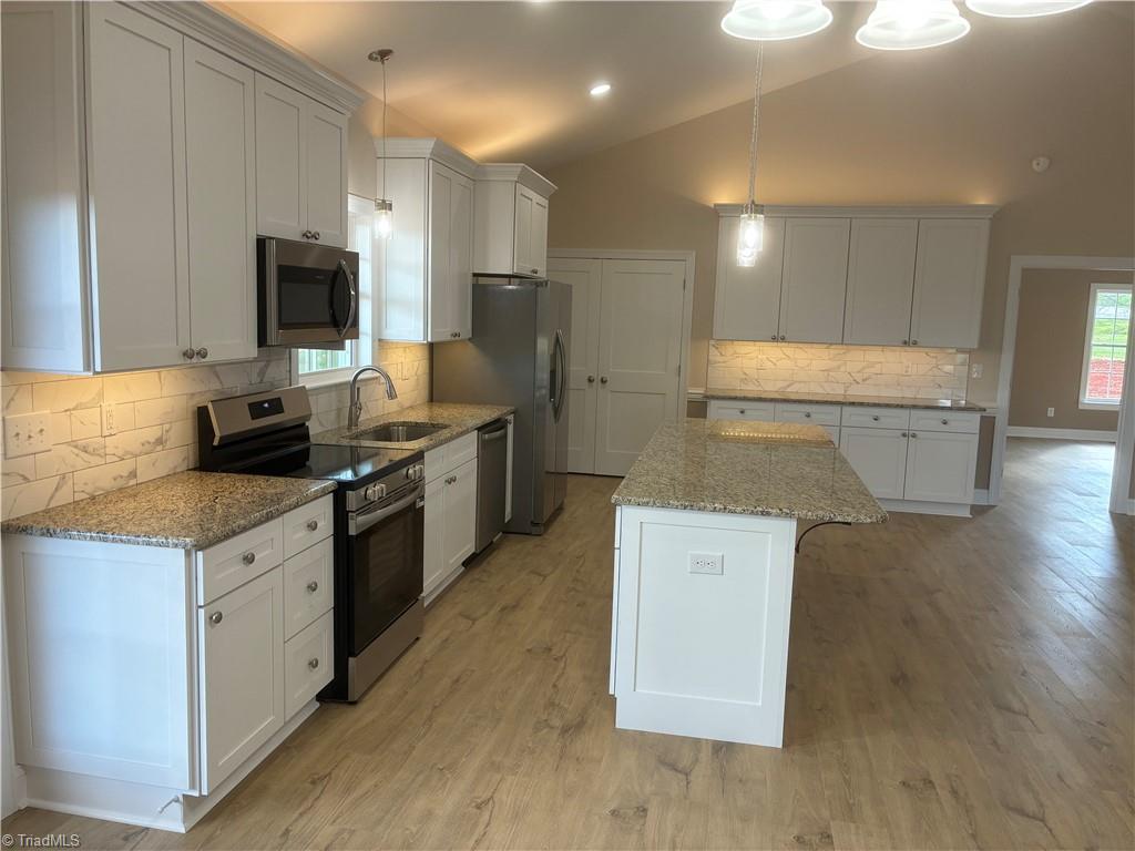 621 W Atkins Street Property Photo 8