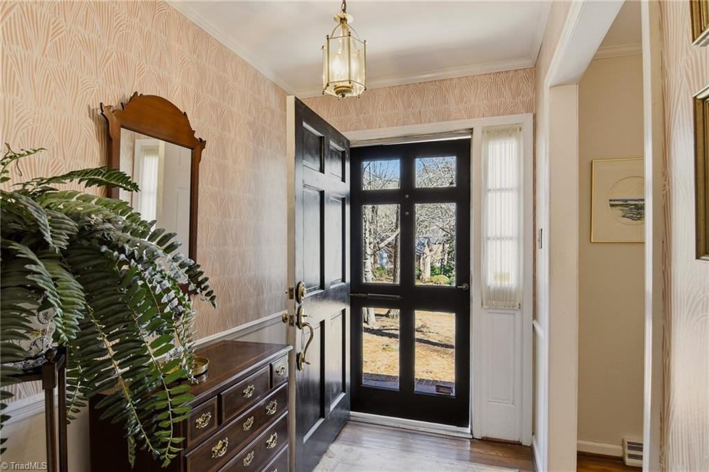 2717 Asbury Terrace Property Photo 4