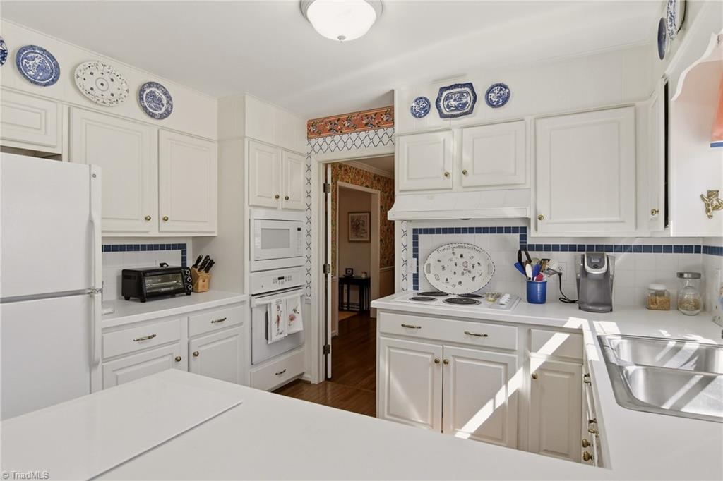 2717 Asbury Terrace Property Photo 14