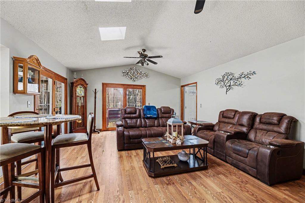 3738 Amber Way Property Photo 6