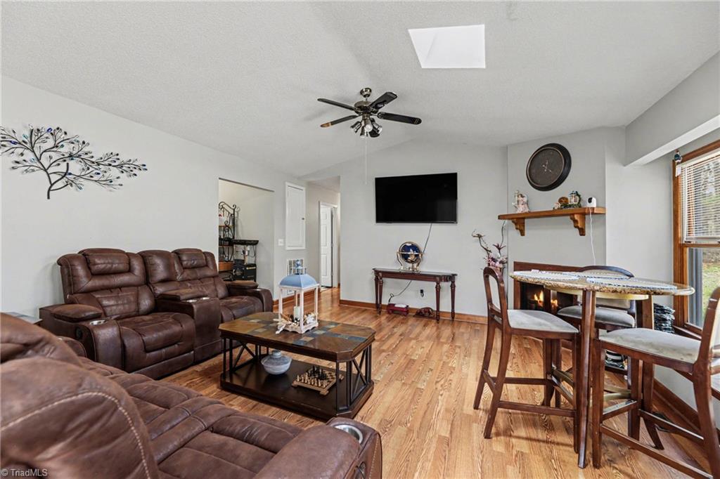 3738 Amber Way Property Photo 9