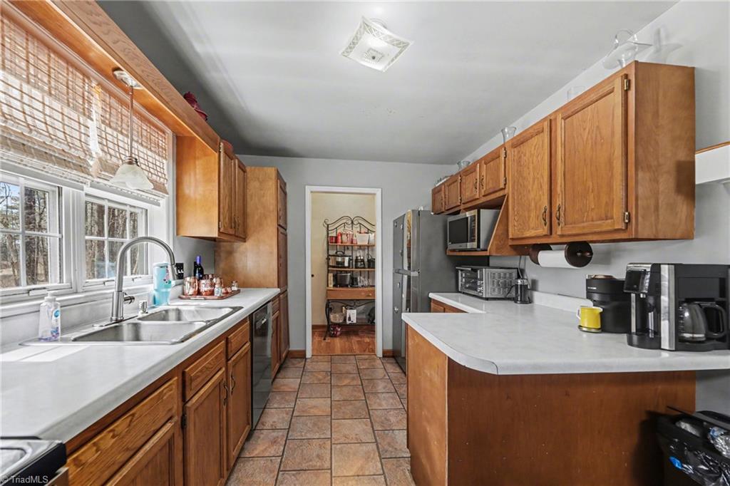 3738 Amber Way Property Photo 11