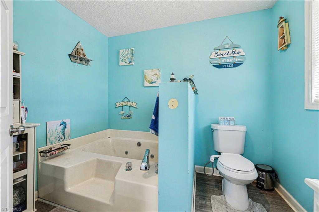 3738 Amber Way Property Photo 16