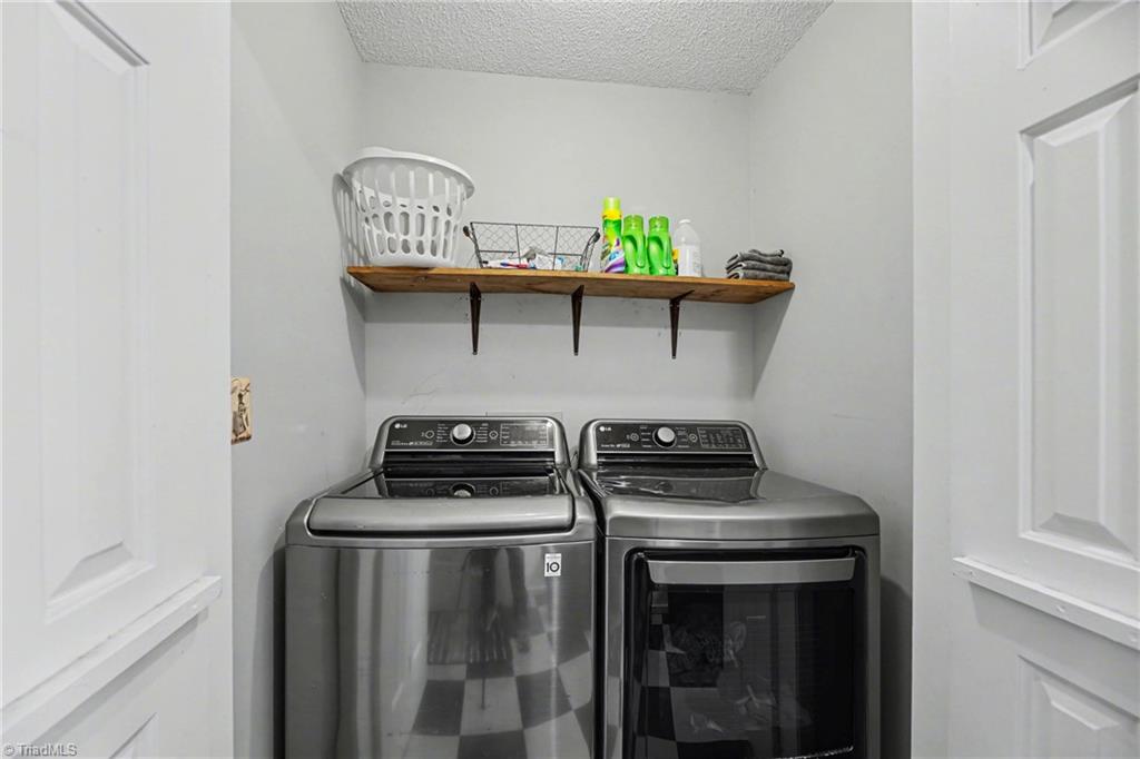 3738 Amber Way Property Photo 22