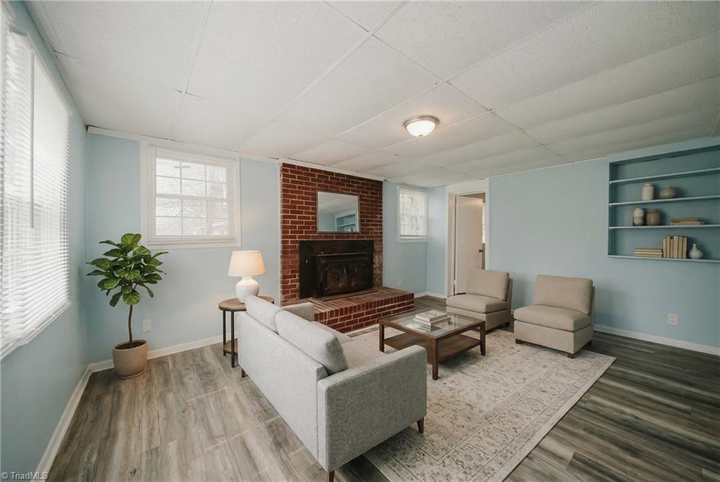 2102 Bothwell Street Property Photo 3