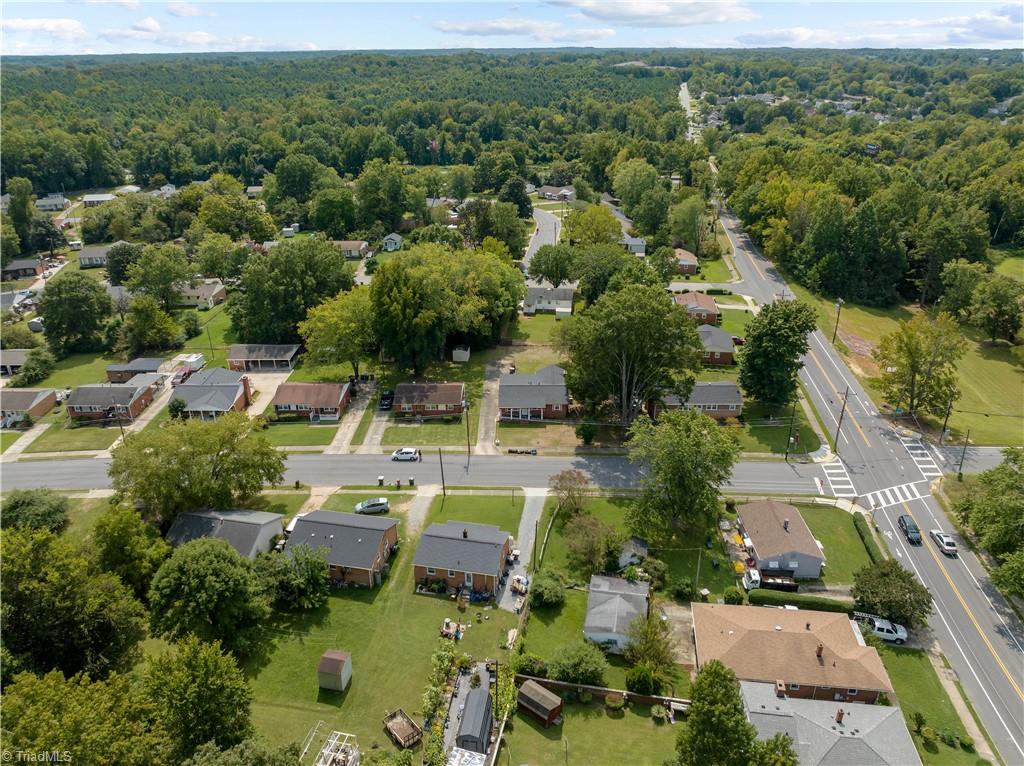 2102 Bothwell Street Property Photo 9