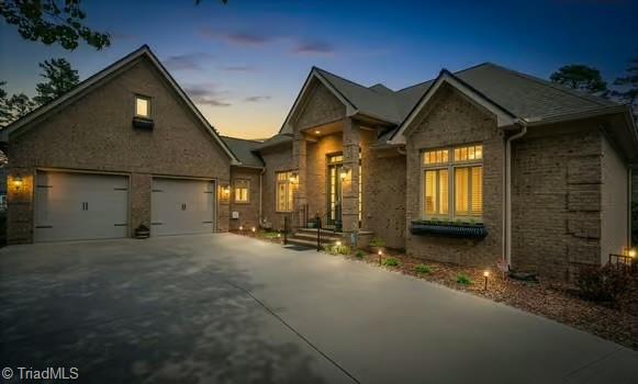 2626 Fox Ridge Road Property Photo 9