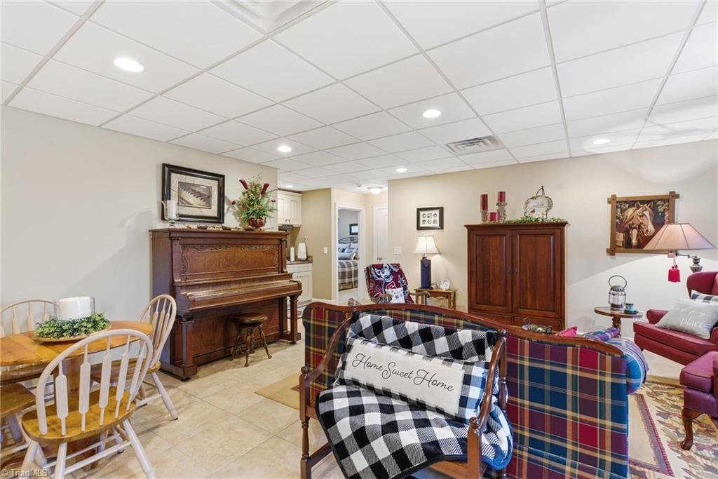 2626 Fox Ridge Road Property Photo 24