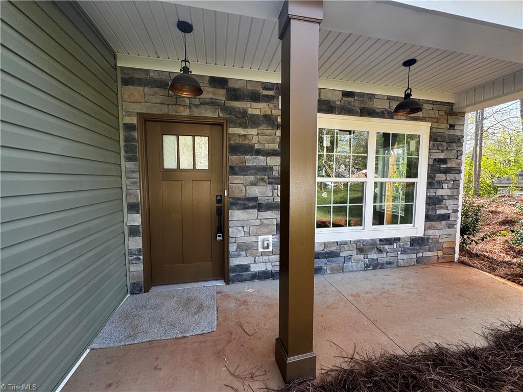 609 Isabel Drive Property Photo 2