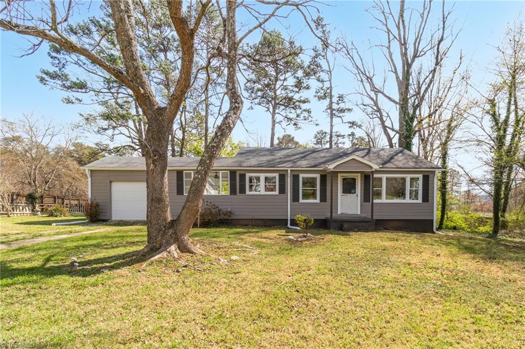 108 Pebble Trail Property Photo 1