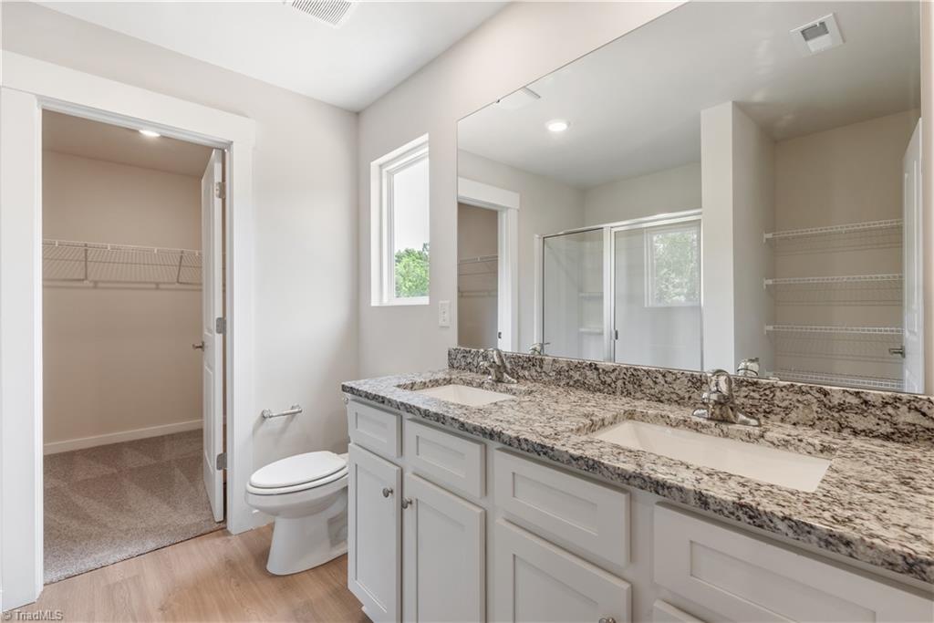 3411 Robindale Drive Property Photo 17