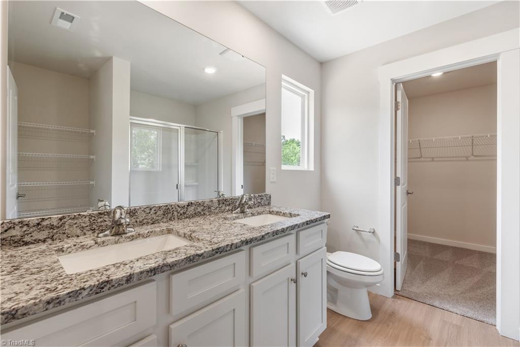 3410 Robindale Drive Property Photo 18