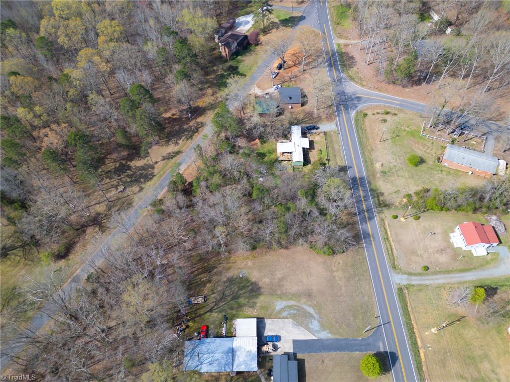 187 Eastside Drive Property Photo 4