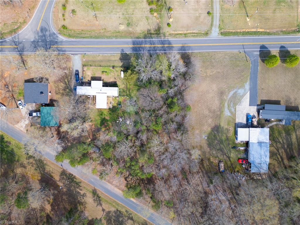 187 Eastside Drive Property Photo 11
