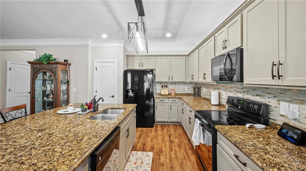 3159 Perrin Drive Property Photo 13