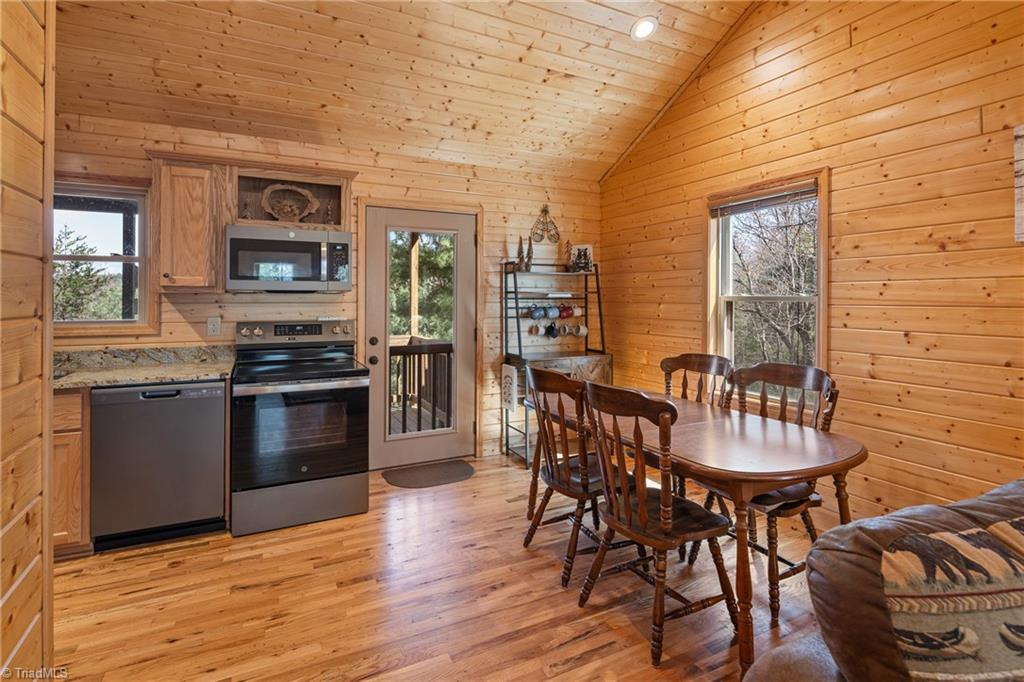 128 Deer Antler Drive Property Photo 6