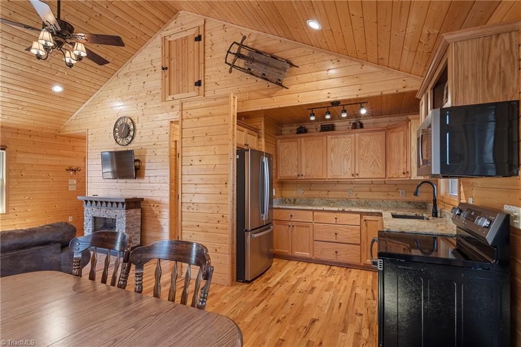 128 Deer Antler Drive Property Photo 10