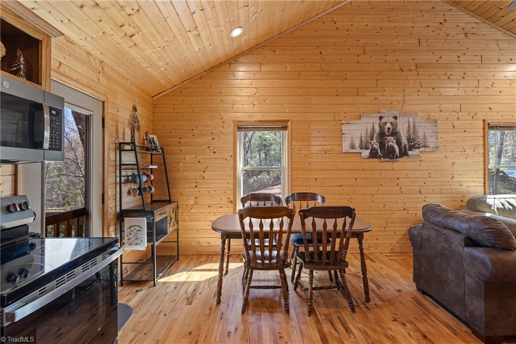 128 Deer Antler Drive Property Photo 11