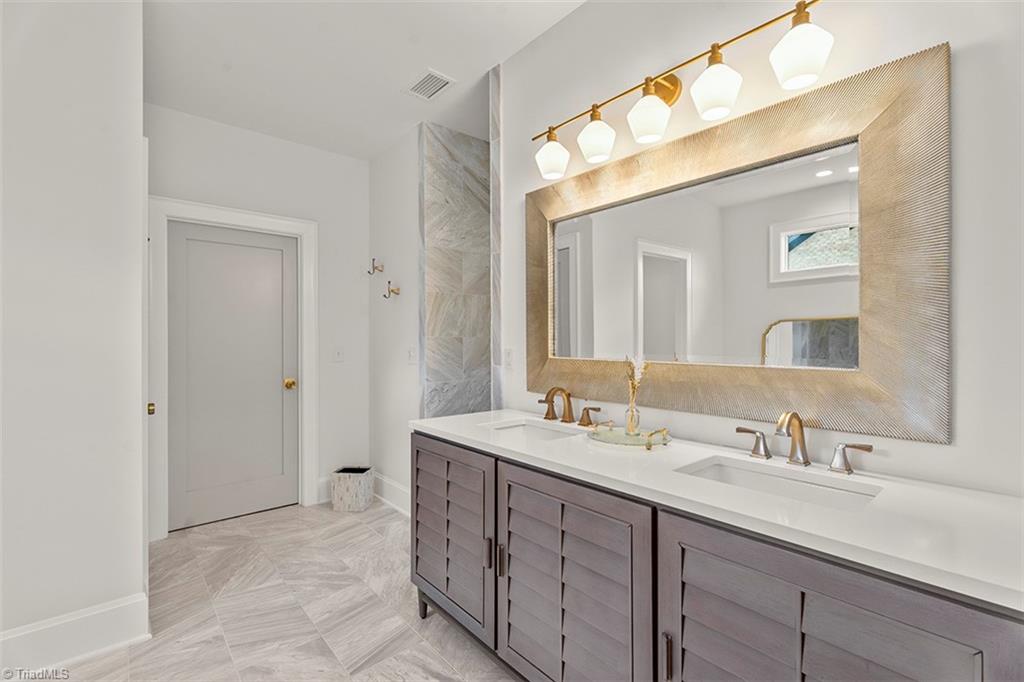2502 Rivers Edge Road Property Photo 10