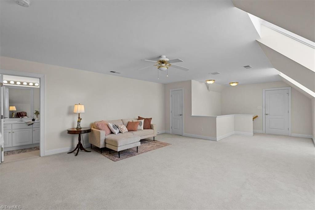 708 Croswell Court Property Photo 29
