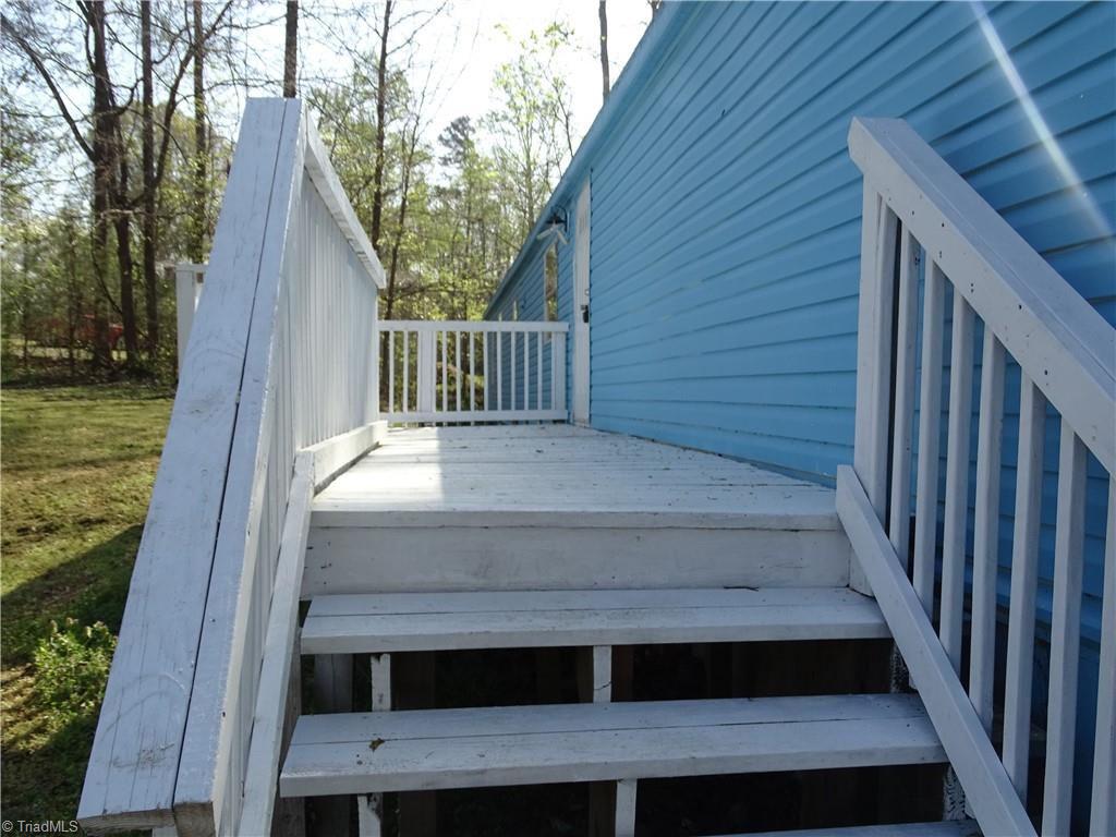453 Riverview Lane Property Photo 6