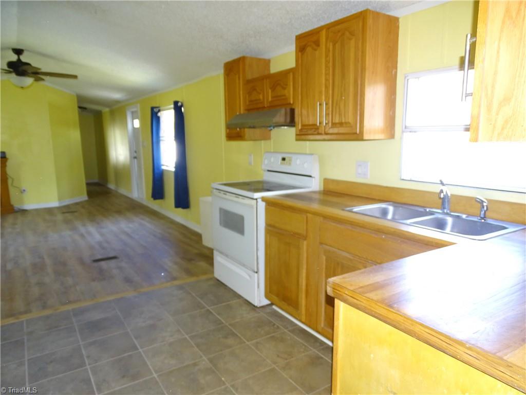 453 Riverview Lane Property Photo 7