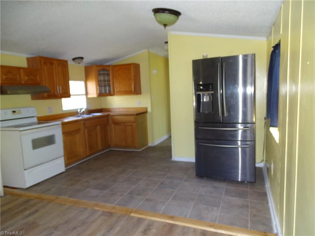 453 Riverview Lane Property Photo 8