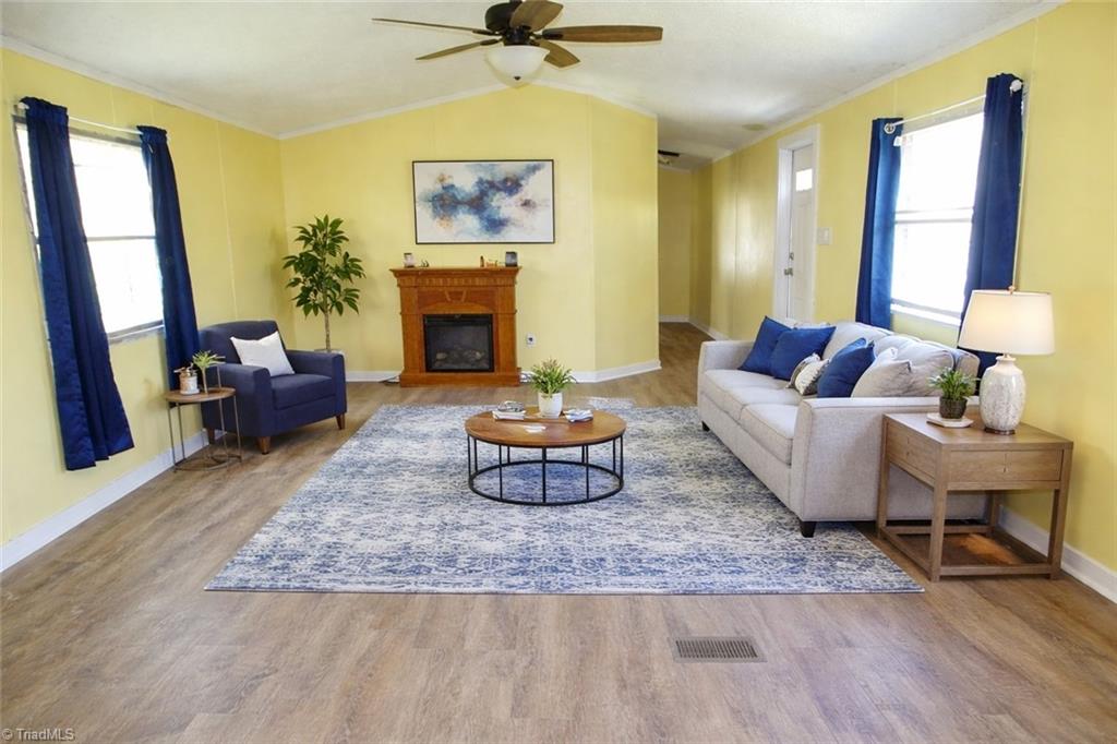 453 Riverview Lane Property Photo 12