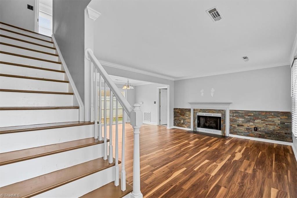 332 Brookside Court Property Photo 4
