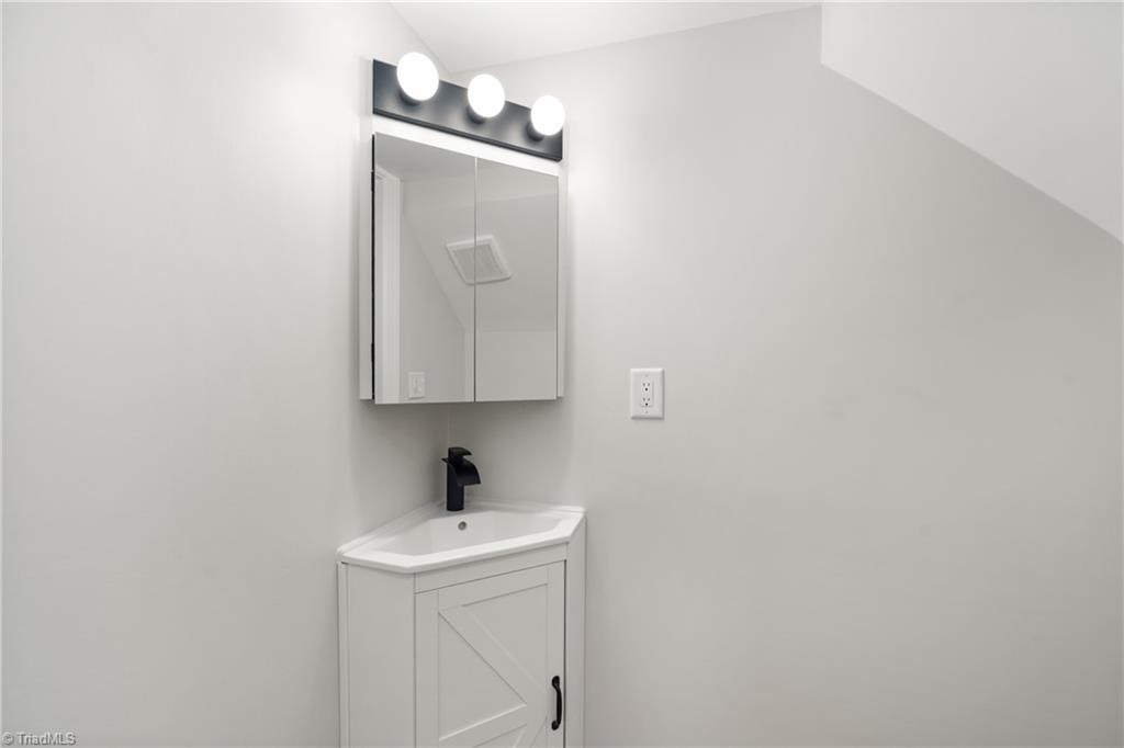 534 Virginia Drive Property Photo 17