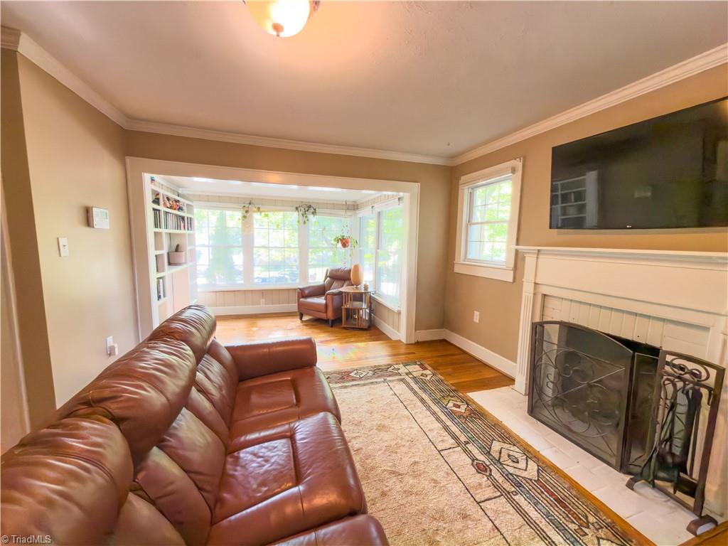 856 Bellview Street Property Photo 7