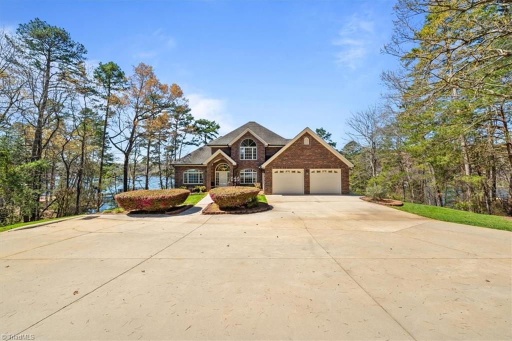 704 Shoreline Drive Property Photo 4