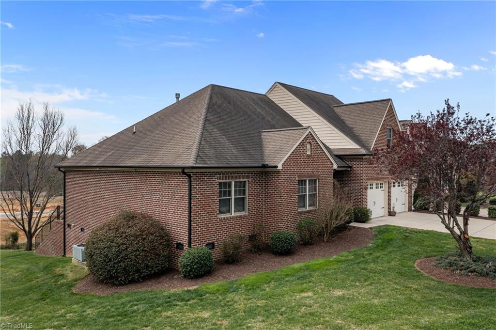733 Whisper Ridge Drive Property Photo 3