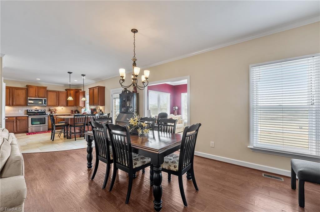 733 Whisper Ridge Drive Property Photo 8