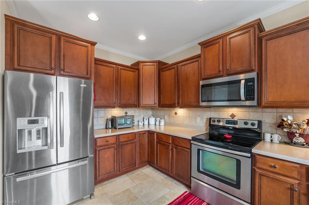 733 Whisper Ridge Drive Property Photo 11