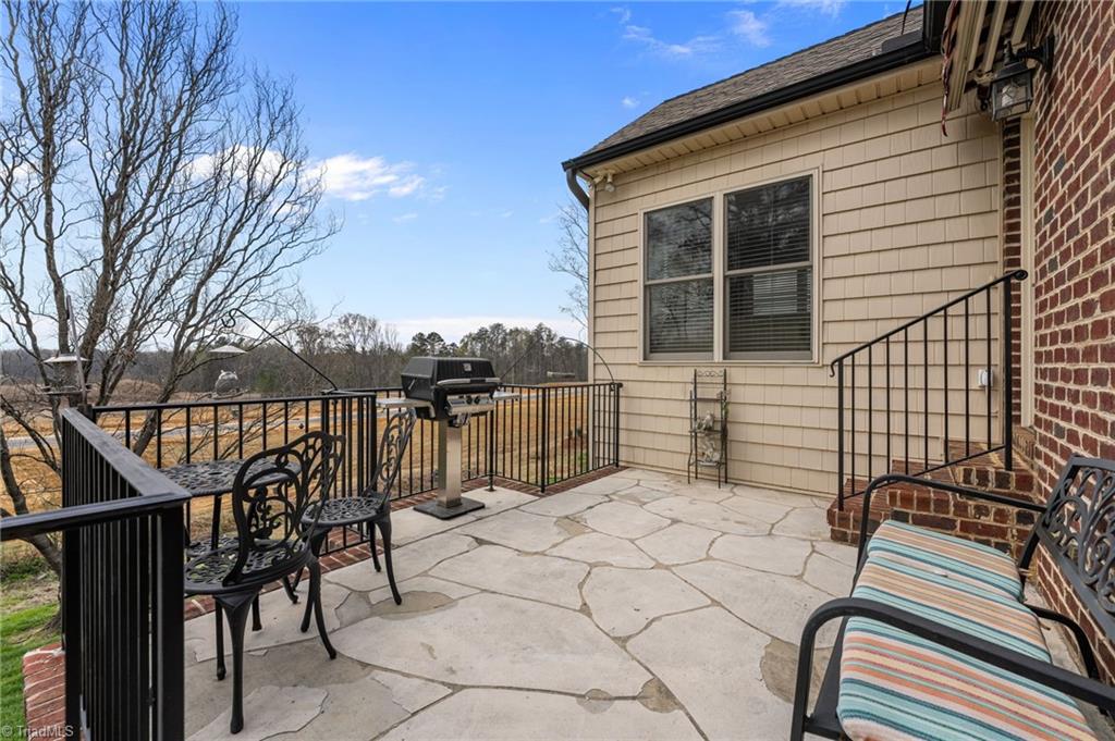 733 Whisper Ridge Drive Property Photo 21