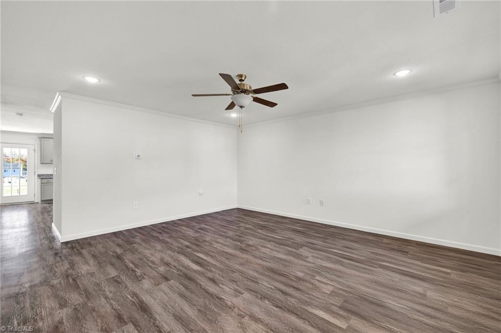 724 Torbay Drive Property Photo 4