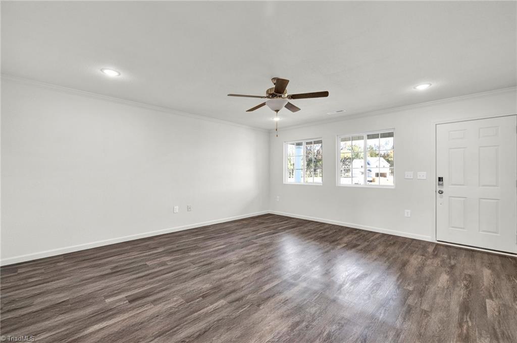 724 Torbay Drive Property Photo 5