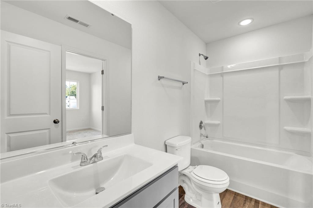 724 Torbay Drive Property Photo 20