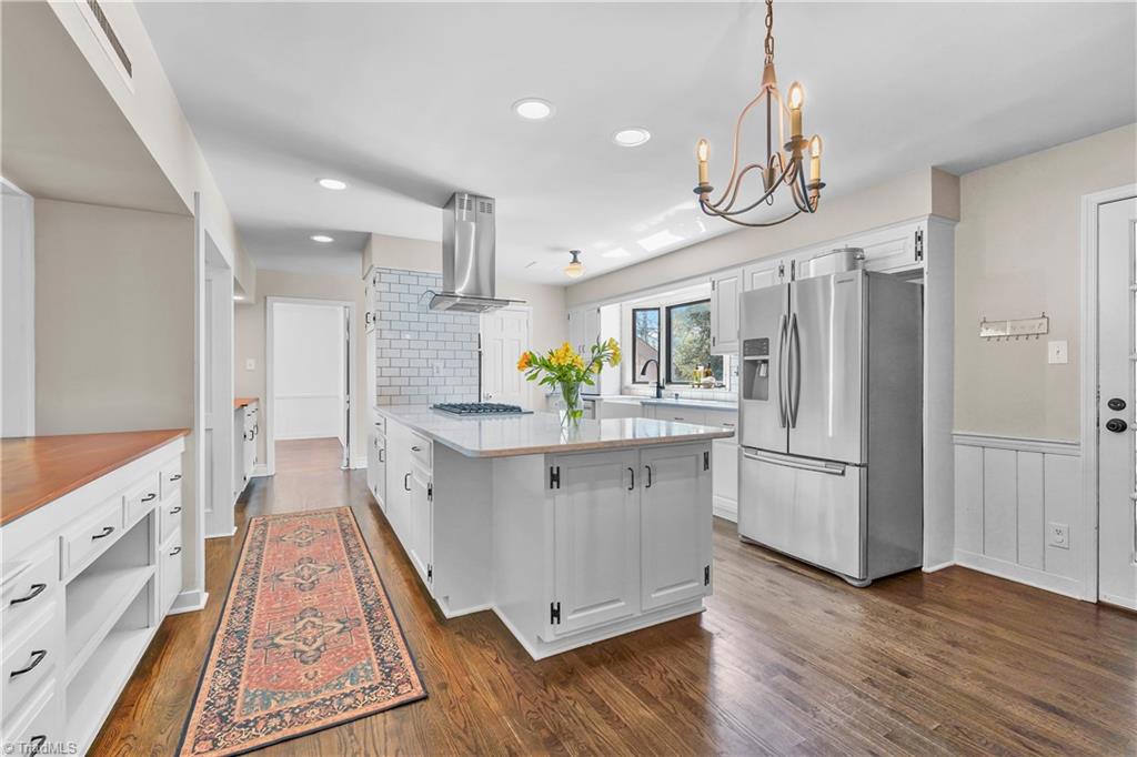 1903 Huntington Road Property Photo 14
