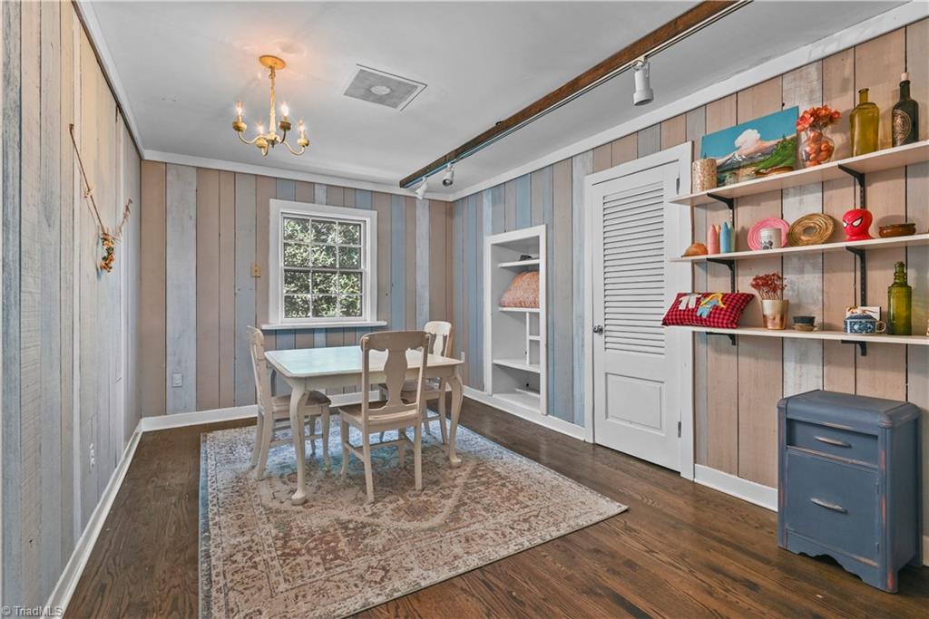 1903 Huntington Road Property Photo 28