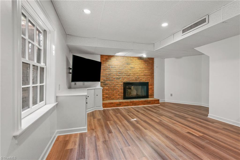 1903 Huntington Road Property Photo 32