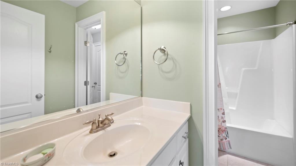 1004 Dunleigh Drive Property Photo 36