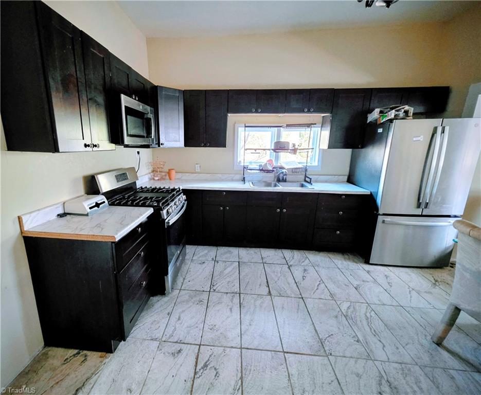 515 Cable Street Property Photo 5