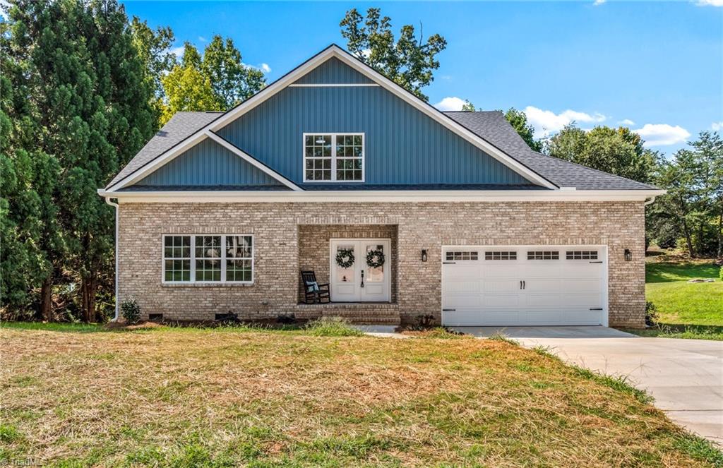 4642 Pebble Lake Drive Property Photo 1