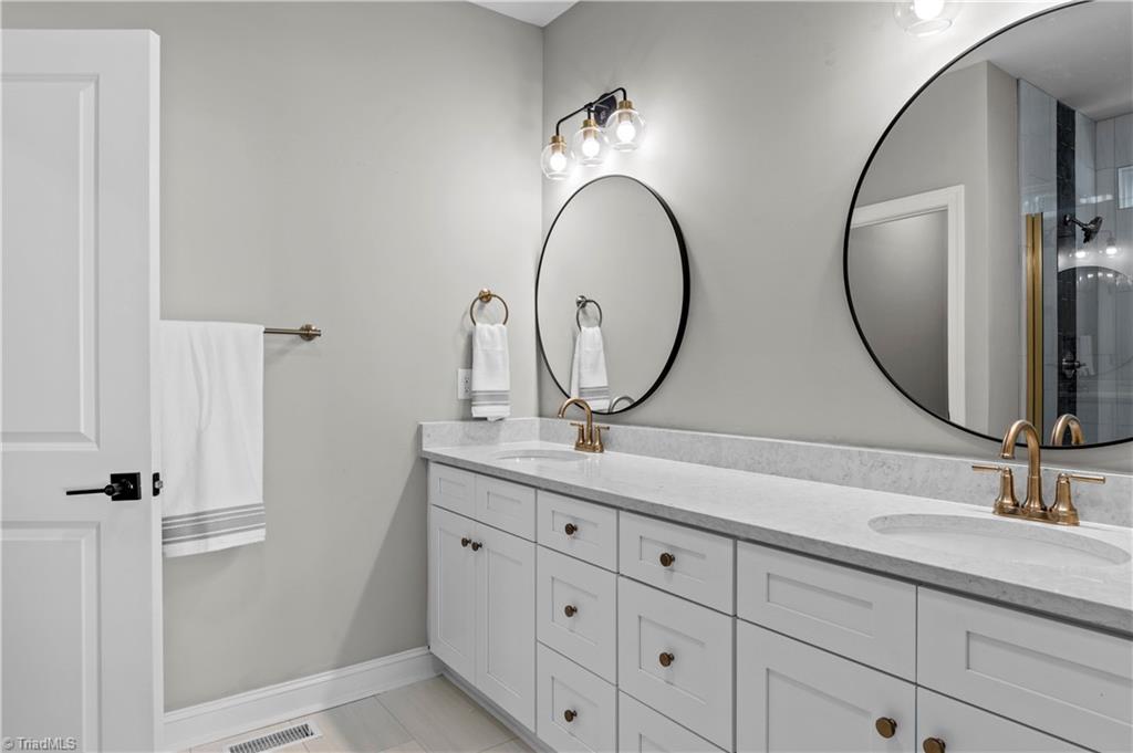 4642 Pebble Lake Drive Property Photo 16