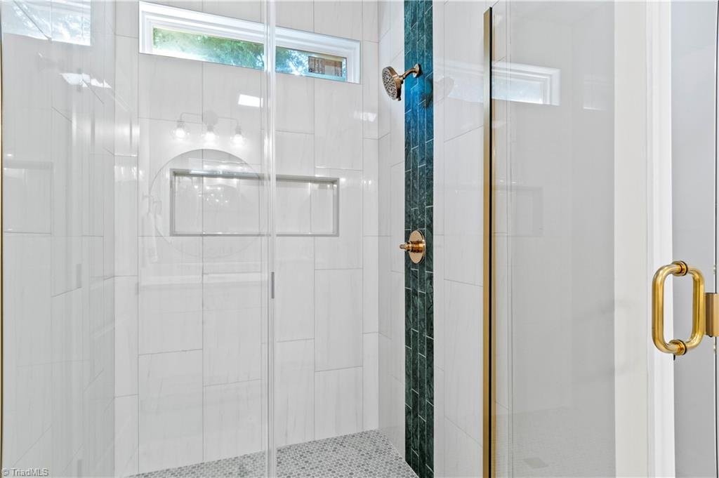 4642 Pebble Lake Drive Property Photo 17